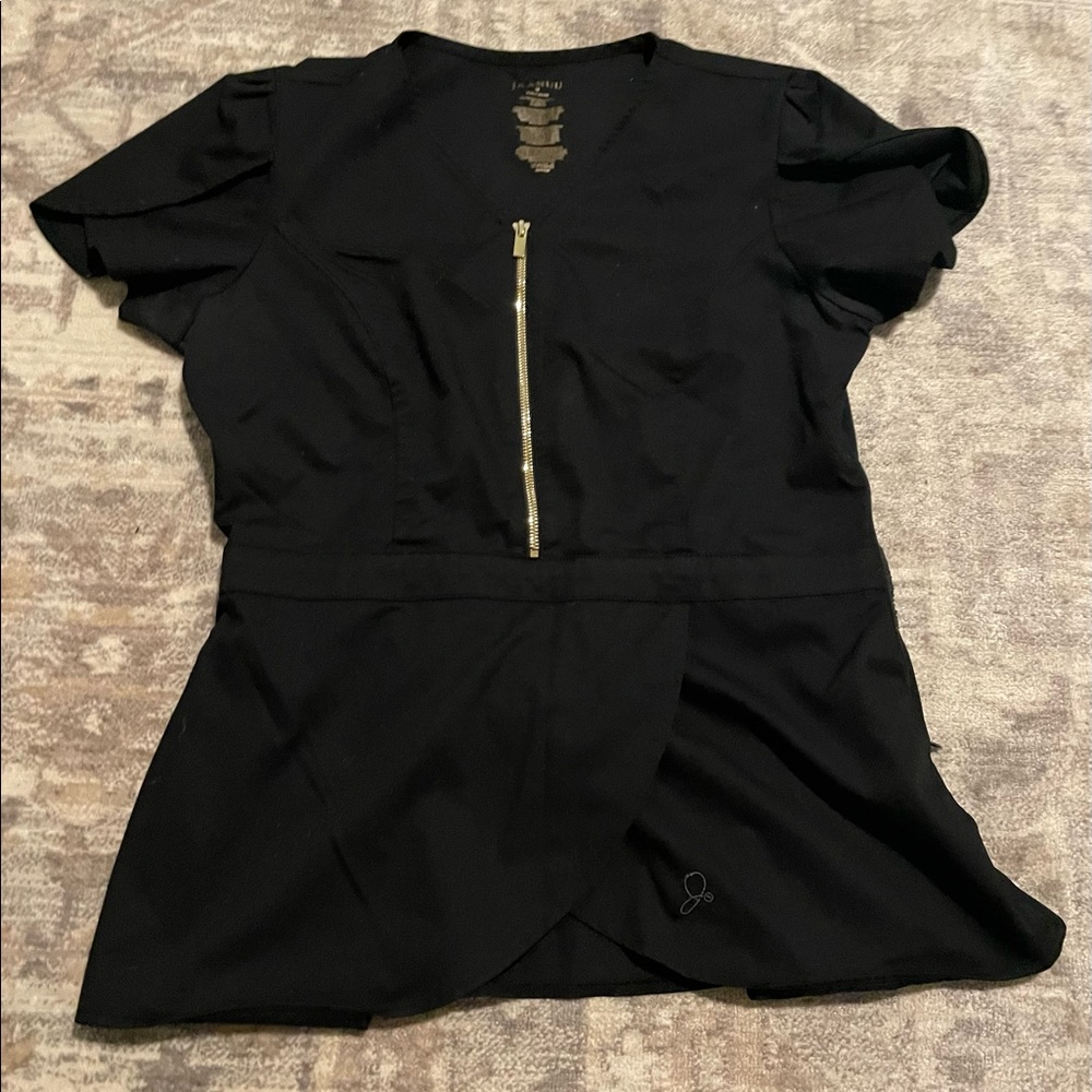 Jannuu scrub top